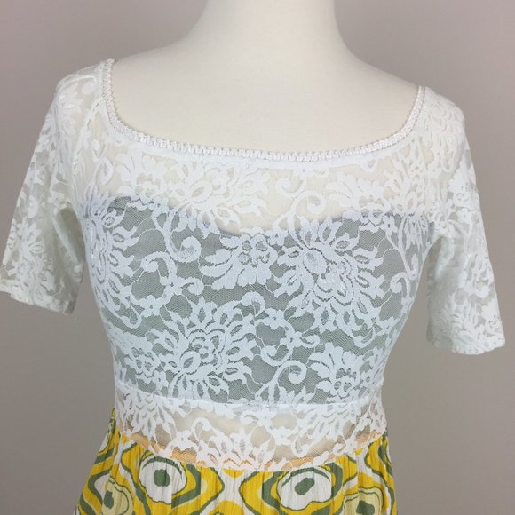 NWT Nena Chic Lace Top One Size (Fits like XS/S) - Picture 2 of 9